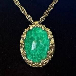 Vintage Green Pendant Necklace • Ornate Gold‑Tone • 30” Chain • Patterned Back